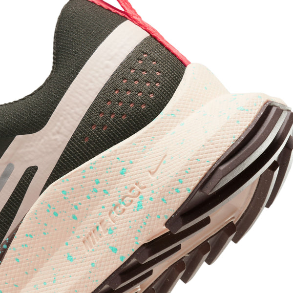 Nike Womens Pegasus Trail 4 (Sequoa/Guava Ice/Amber Brown)