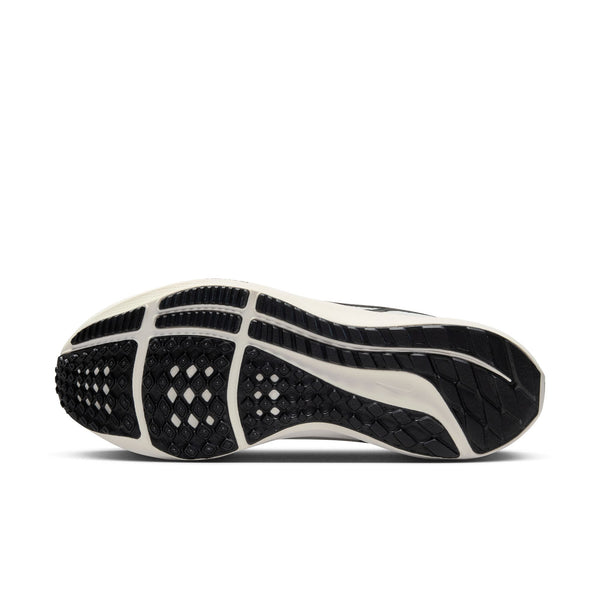 Nike Womens Pegasus 40 (Sail/Black-Coconut Milk-White)