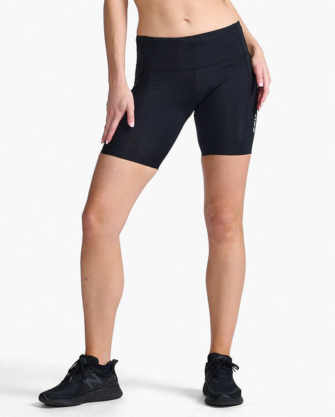 2XU Women’s Aero Mid-Rise Compression 6” Run Shorts (Black/Silver Reflective)