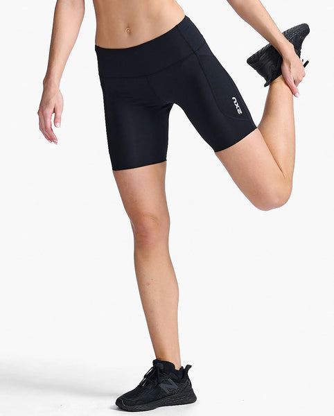 2XU Women’s Aero Mid-Rise Compression 6” Run Shorts (Black/Silver Reflective)