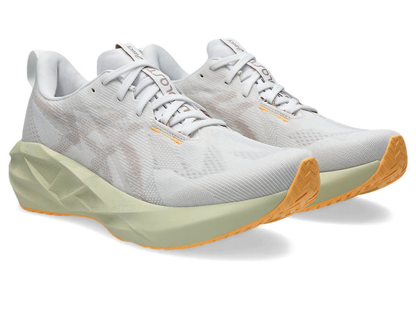 Asics Mens Novablast 5 (White/Fawn)