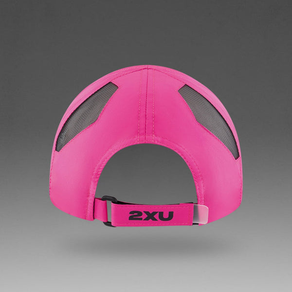 2XU Run Cap (Fuchsia/Black)