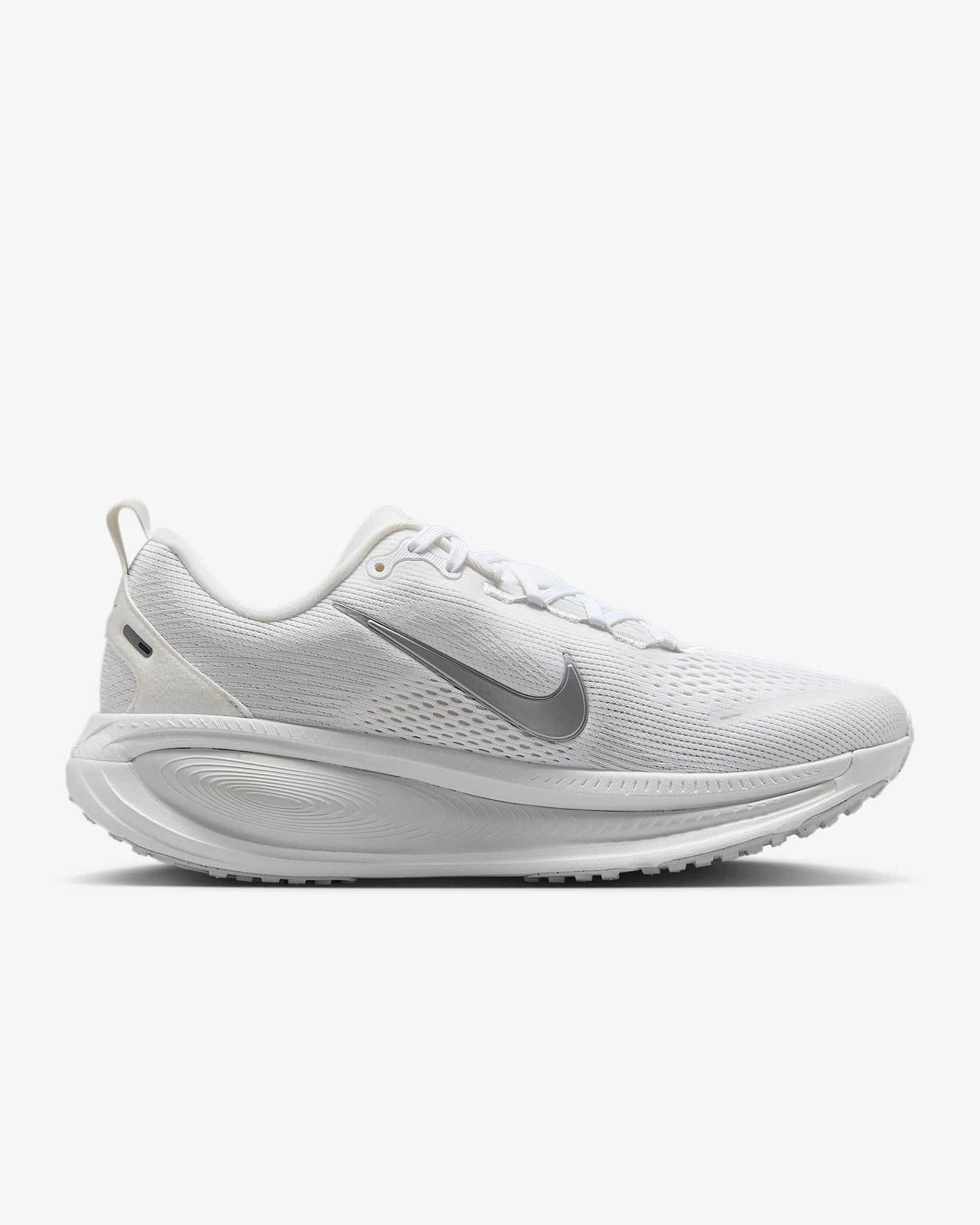 Nike Womens Vomero 18 (White/Photon Dust/Summit White/Metallic Silver)