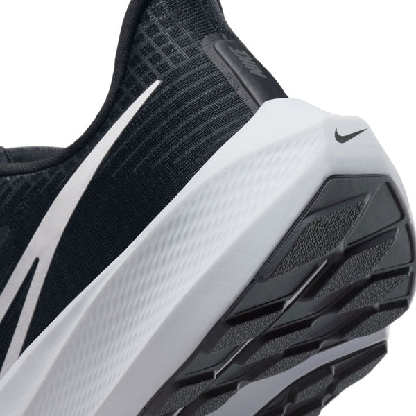 Nike Womens Air Zoom Pegasus 39 (Black/White-DK Smoke Grey)