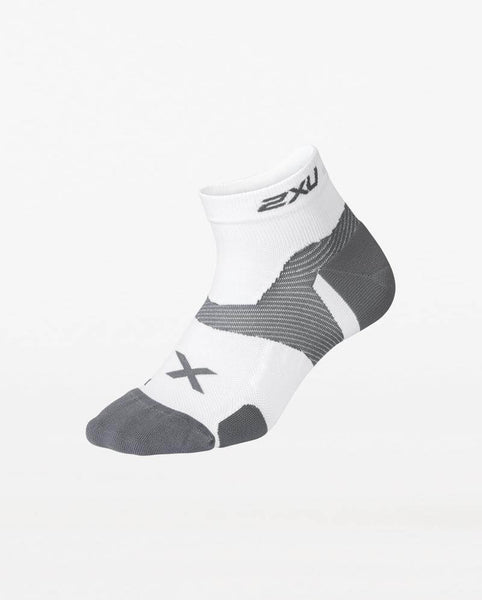 2XU Vectr Cushion 1/4 Crew Socks (Black or White)